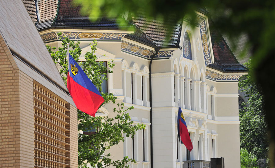 PrismaLife liechtensteinisches Versicherungsunternehmen Landtag und Regierungssitz Liechtenstein